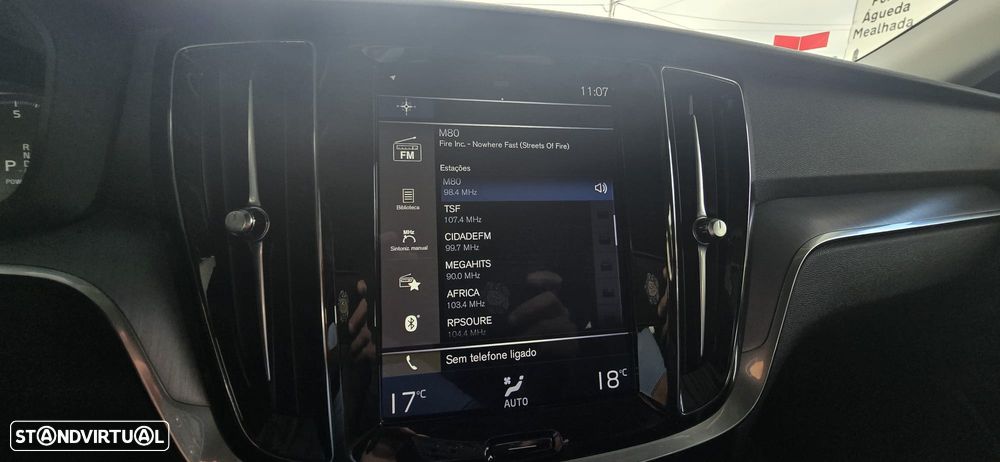 Volvo V60 2.0 T8 AWD TE Momentum Plus - 39