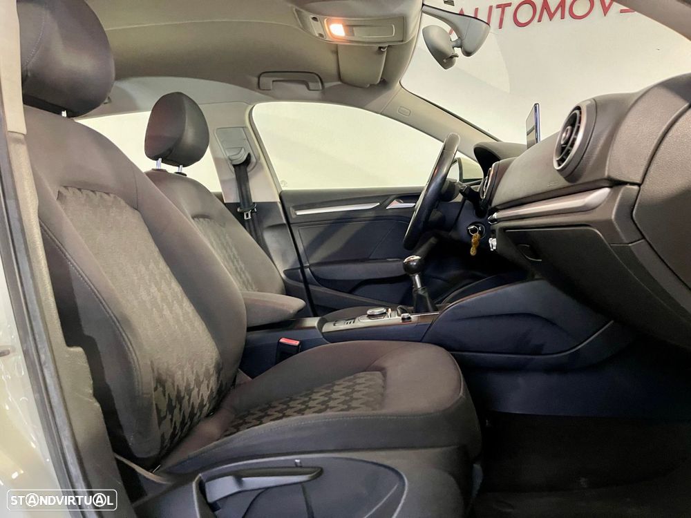 Audi A3 Sportback 1.6 TDI Advance - 16
