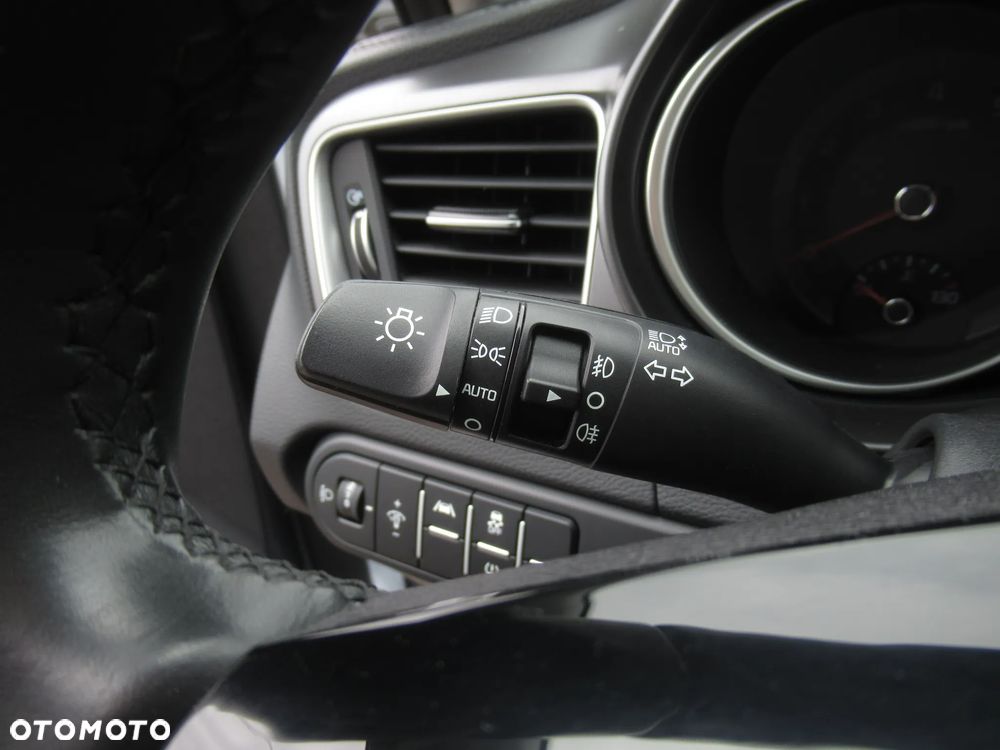 Kia Ceed 1.5 T-GDI M - 12