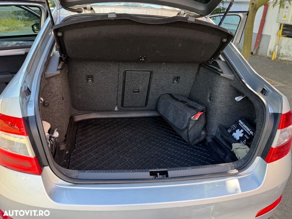 Skoda Octavia 1.6 TDI ELEGANCE - 10