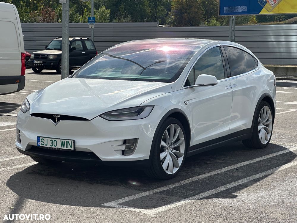 Tesla Model X - 4