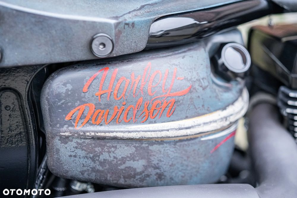 Harley-Davidson Softail Breakout - 20