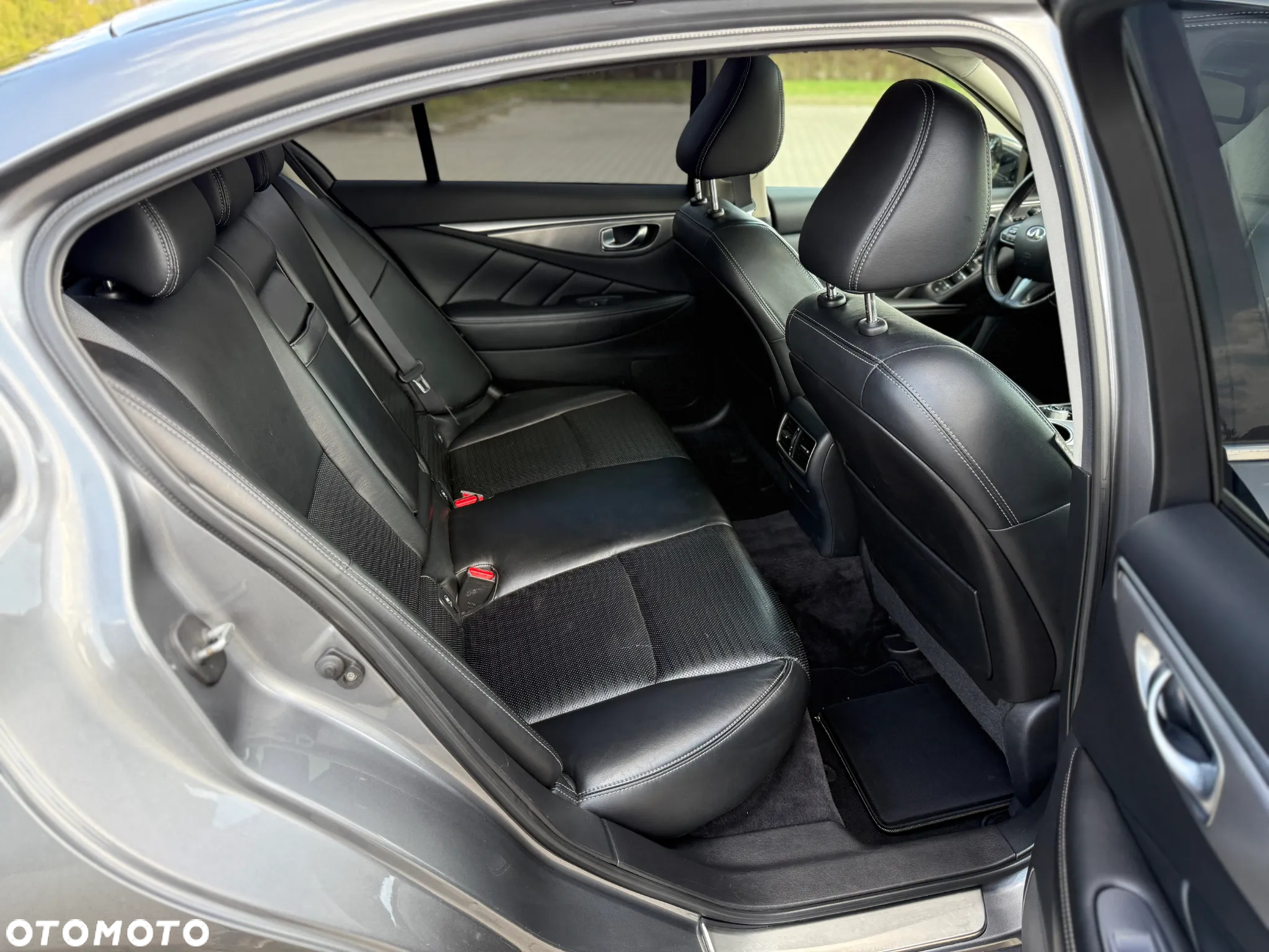 Infiniti Q50 2.0t Sport Sound Studio by Bose - 25