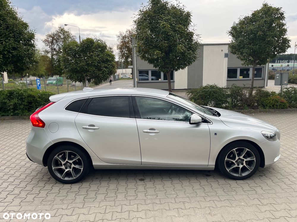 Volvo V40 D2 Drive-E Ocean Race - 11