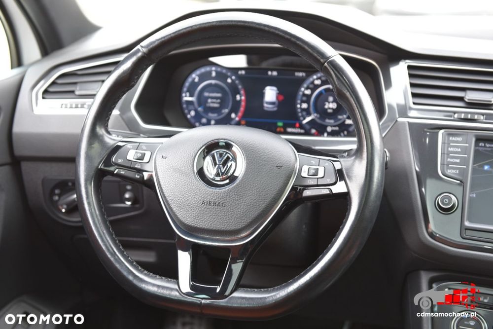 Volkswagen Tiguan - 26