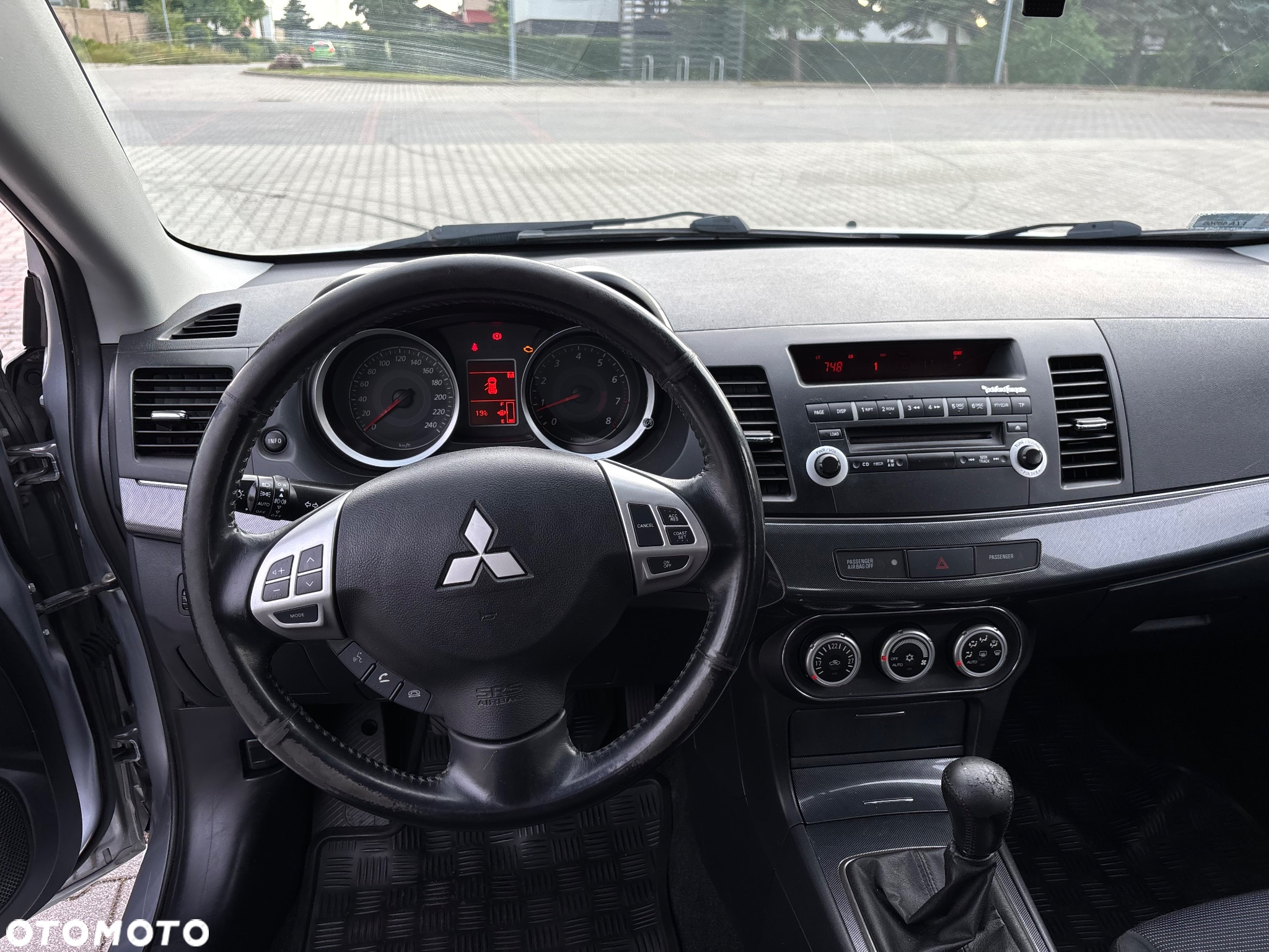 Mitsubishi Lancer 1.8 Invite - 34