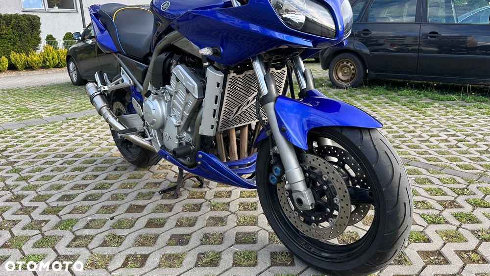 Yamaha FZS - 8