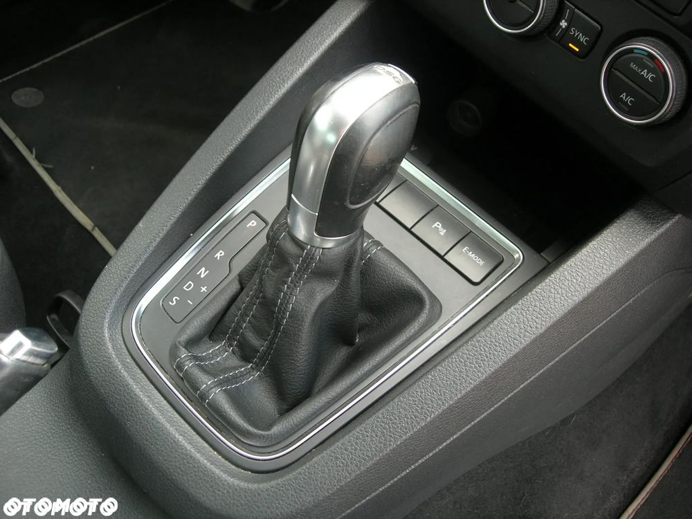 Volkswagen Jetta - 24