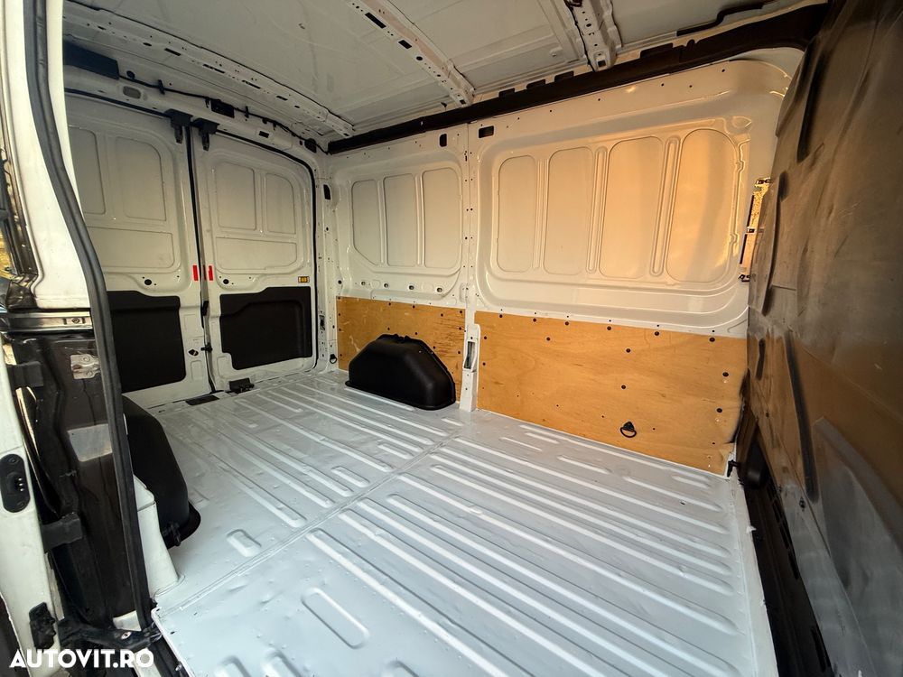 Ford Transit - 9