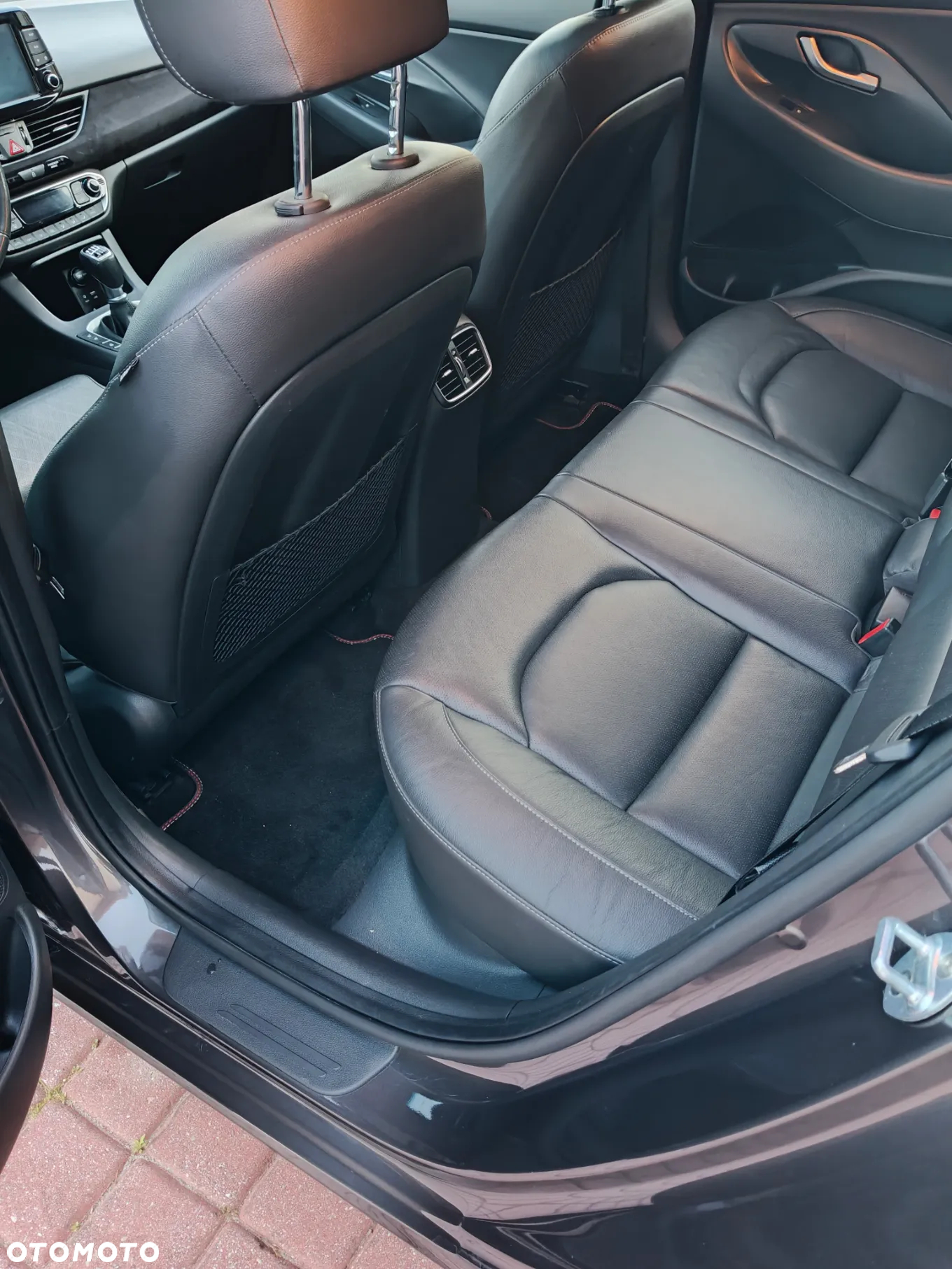 Hyundai i30 Fastback 1.6 CRDI Premium - 12