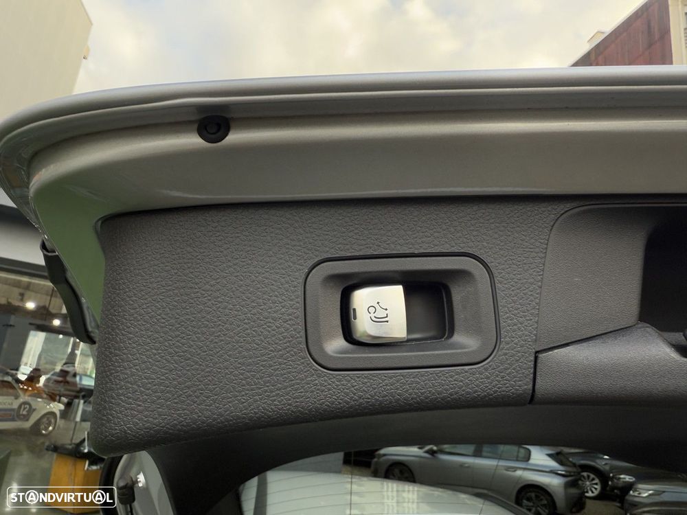 Mercedes-Benz C 300 e AMG Line - 18