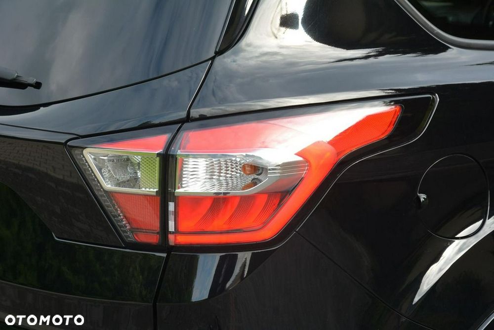 Ford Kuga 1.5 EcoBoost 2x4 ST-Line - 35