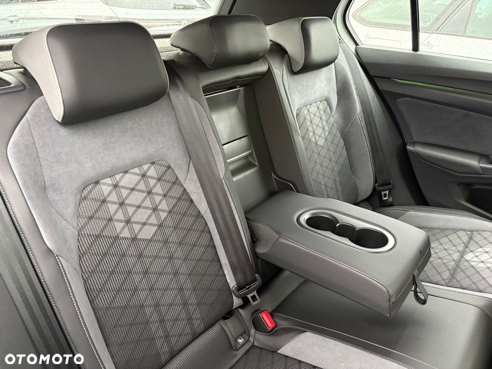 Volkswagen Golf - 16