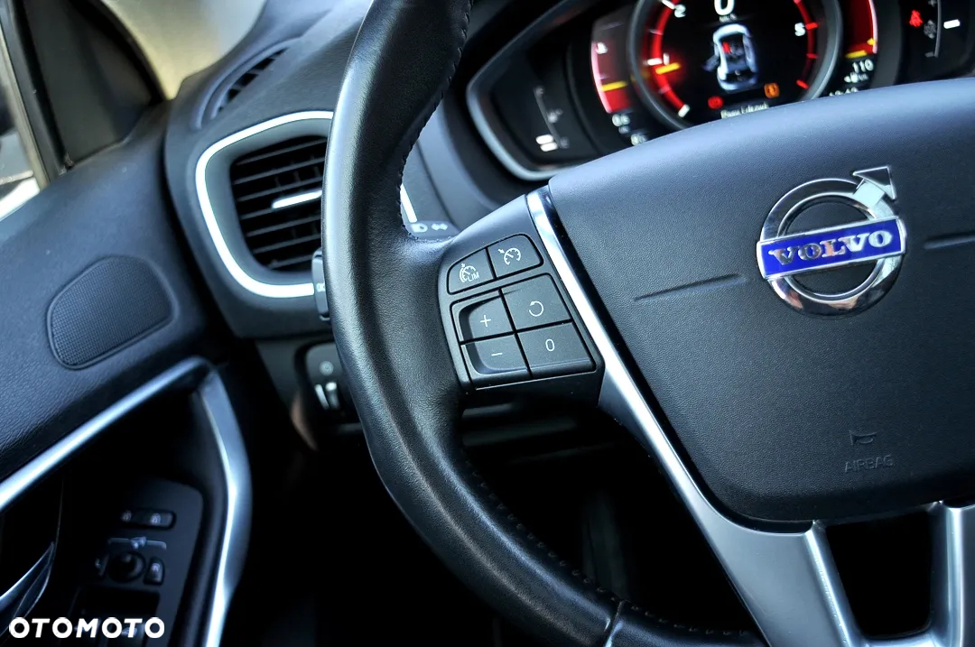 Volvo V40 D2 Drive-E Summum - 18