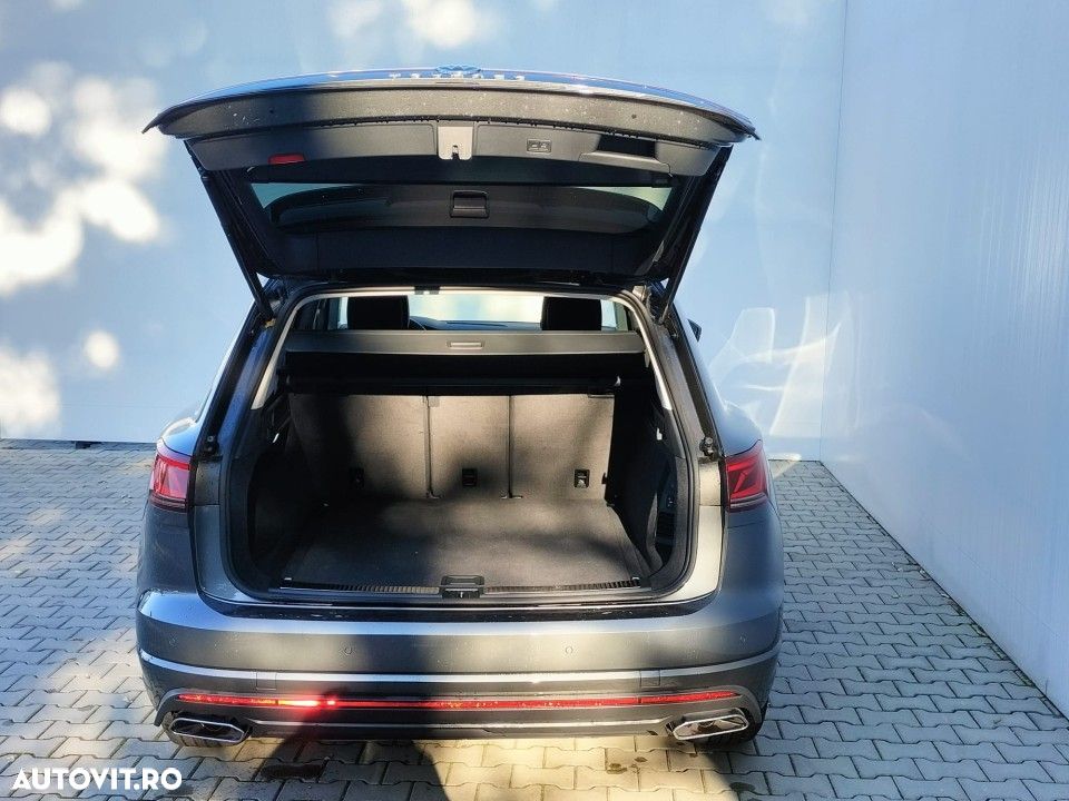 Volkswagen Touareg - 8