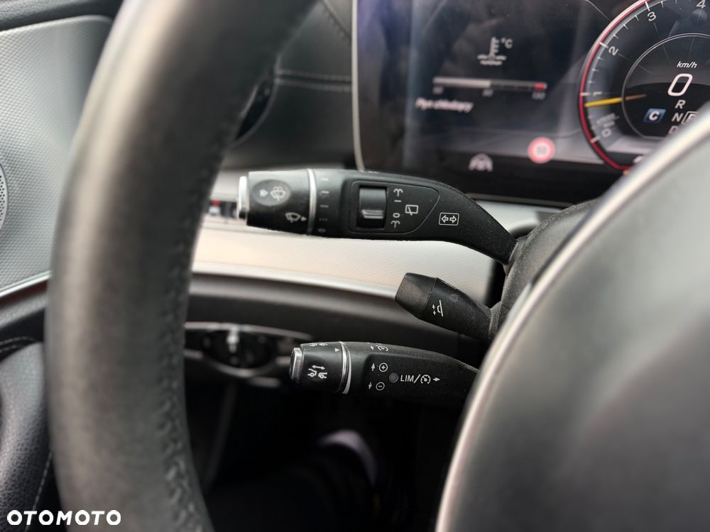 Mercedes-Benz Klasa E 220 d 4Matic 9G-TRONIC AMG Line - 23