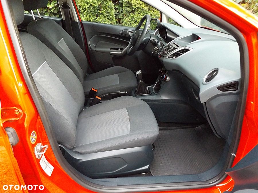 Ford Fiesta - 9