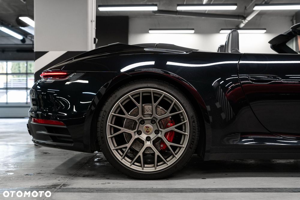 Porsche 911 Carrera 4S - 13