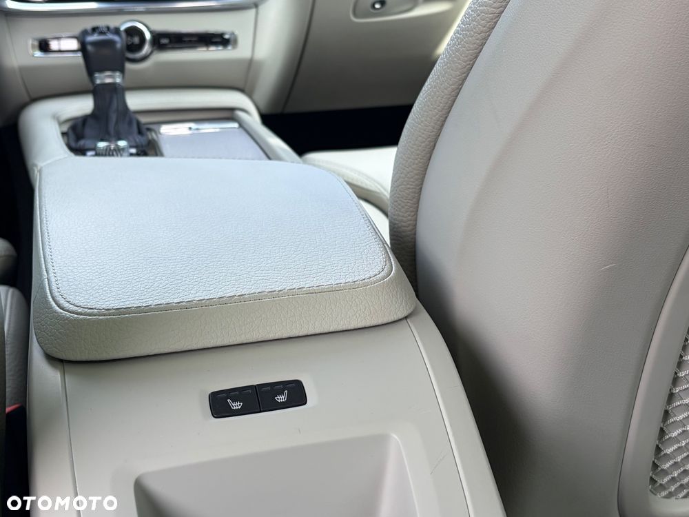 Volvo V90 D4 Inscription - 9