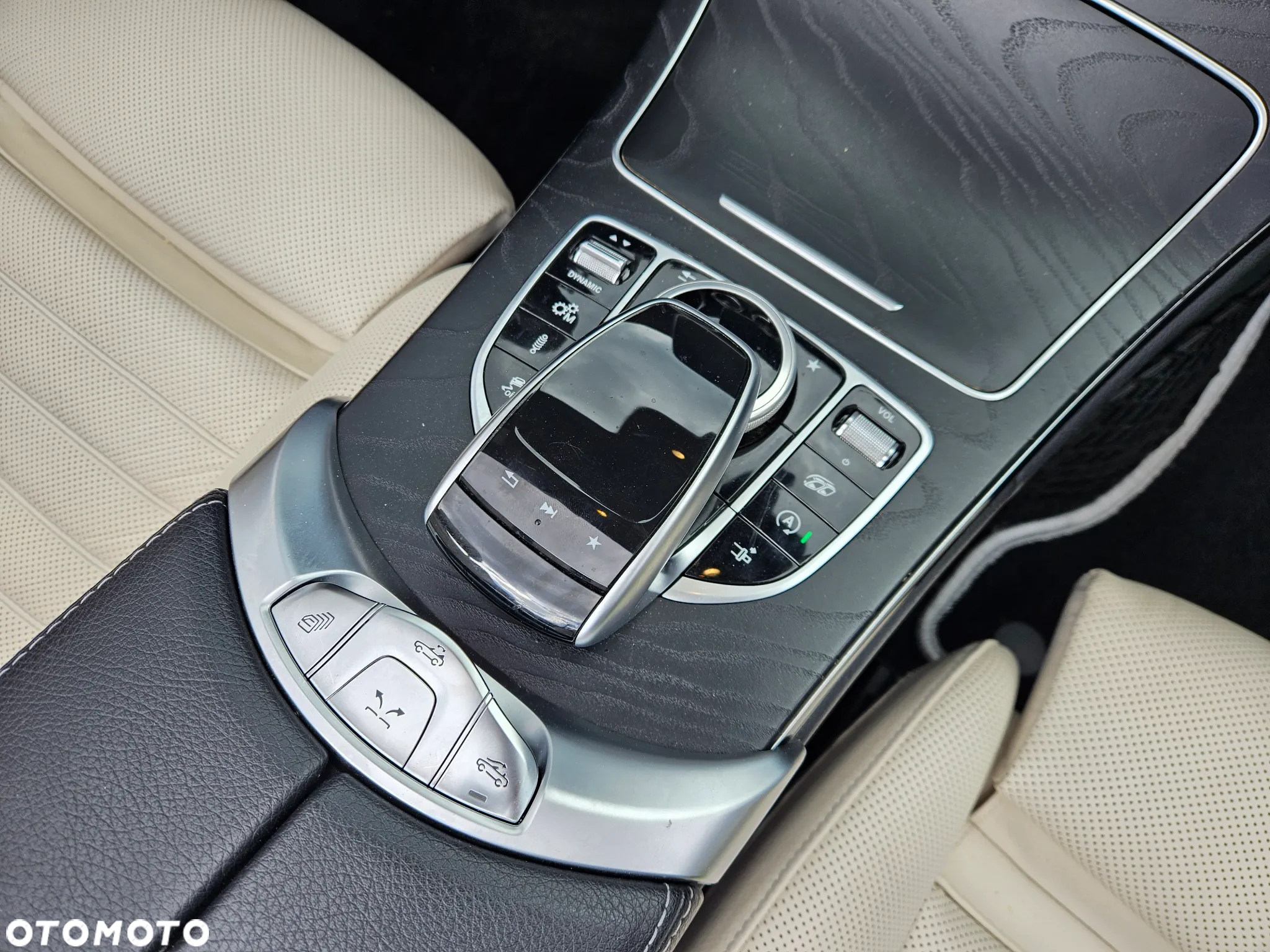 Mercedes-Benz Klasa C AMG 43 4-Matic Kabriolet - 9