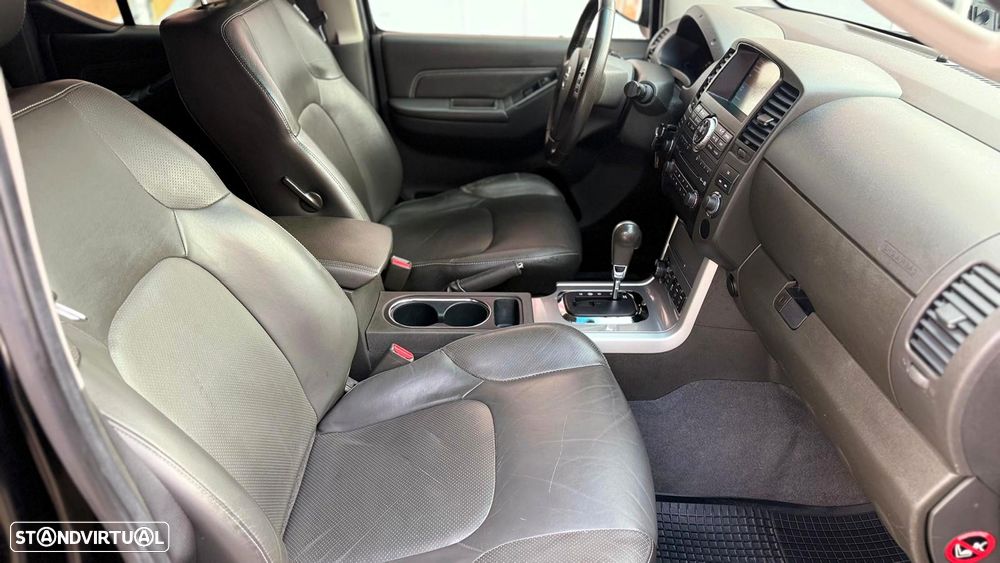 Nissan Navara 3.0 dCi V6 CD LE AT 4WD - 16