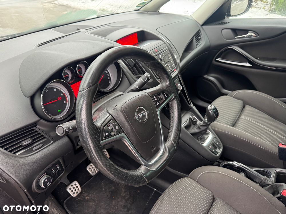 Opel Zafira - 12