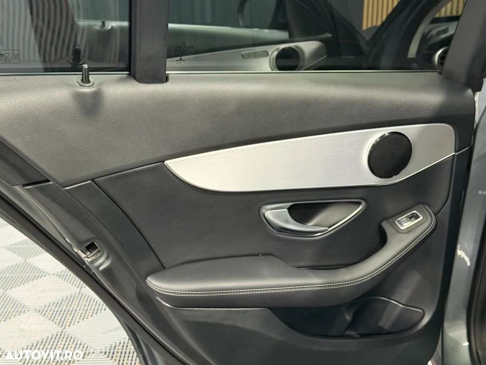 Mercedes-Benz C - 25