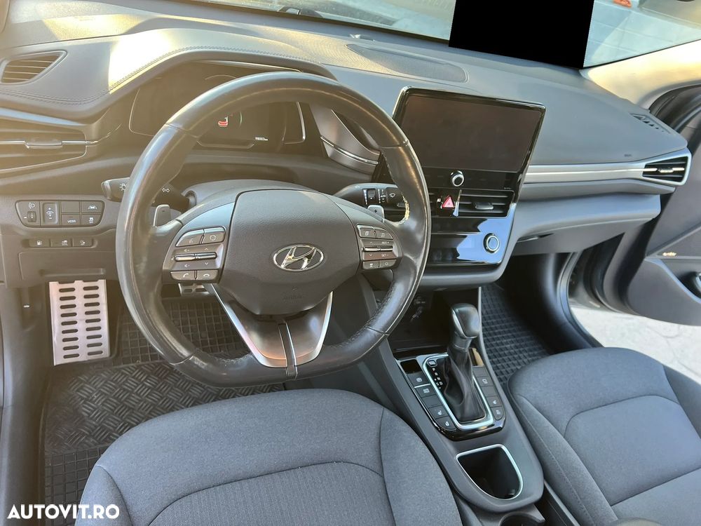 Hyundai IONIQ - 10