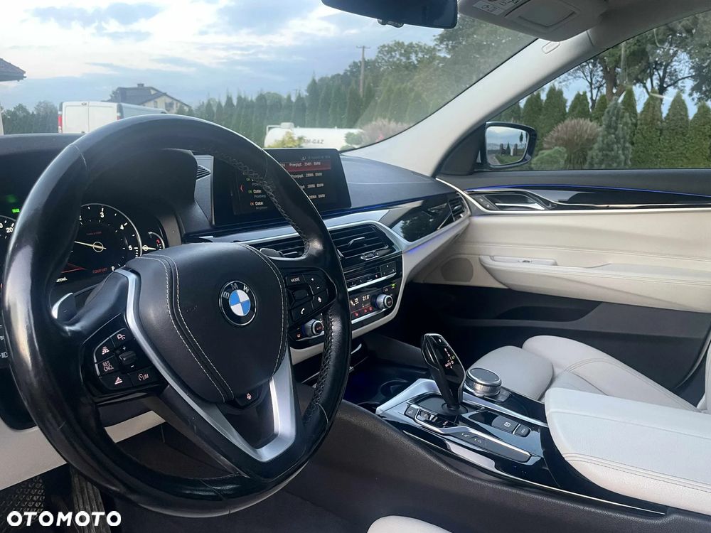 BMW 6GT - 11