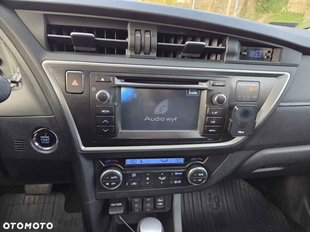 Toyota Auris 1.6 Prestige MS - 13