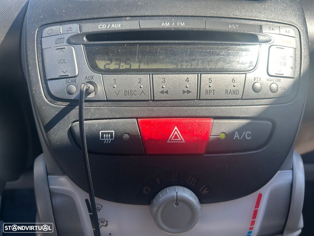Toyota Aygo 1.0 + AC - 10