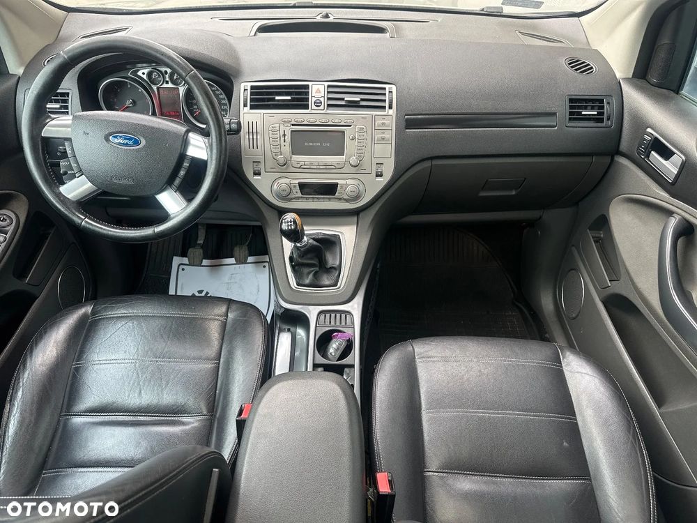 Ford Kuga 2.0 TDCi Titanium FWD - 28