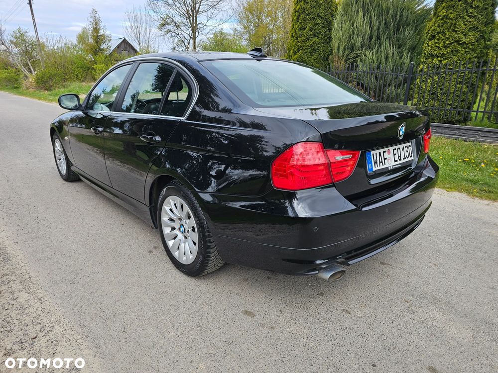 BMW Seria 3 320d DPF Edition Sport - 2