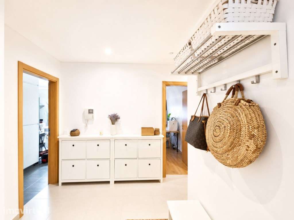 Fantástico apartamento T2 com grande logradouro, lugar de garagem e... - Grande imagem: 3/21