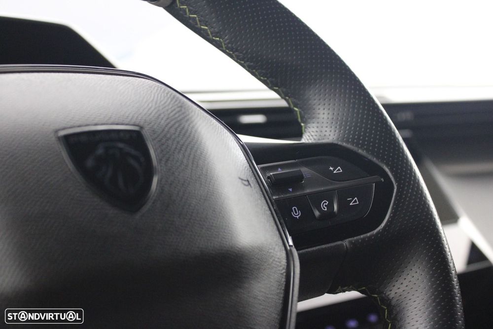 Peugeot 408 1.2 PureTech GT EAT8 - 13