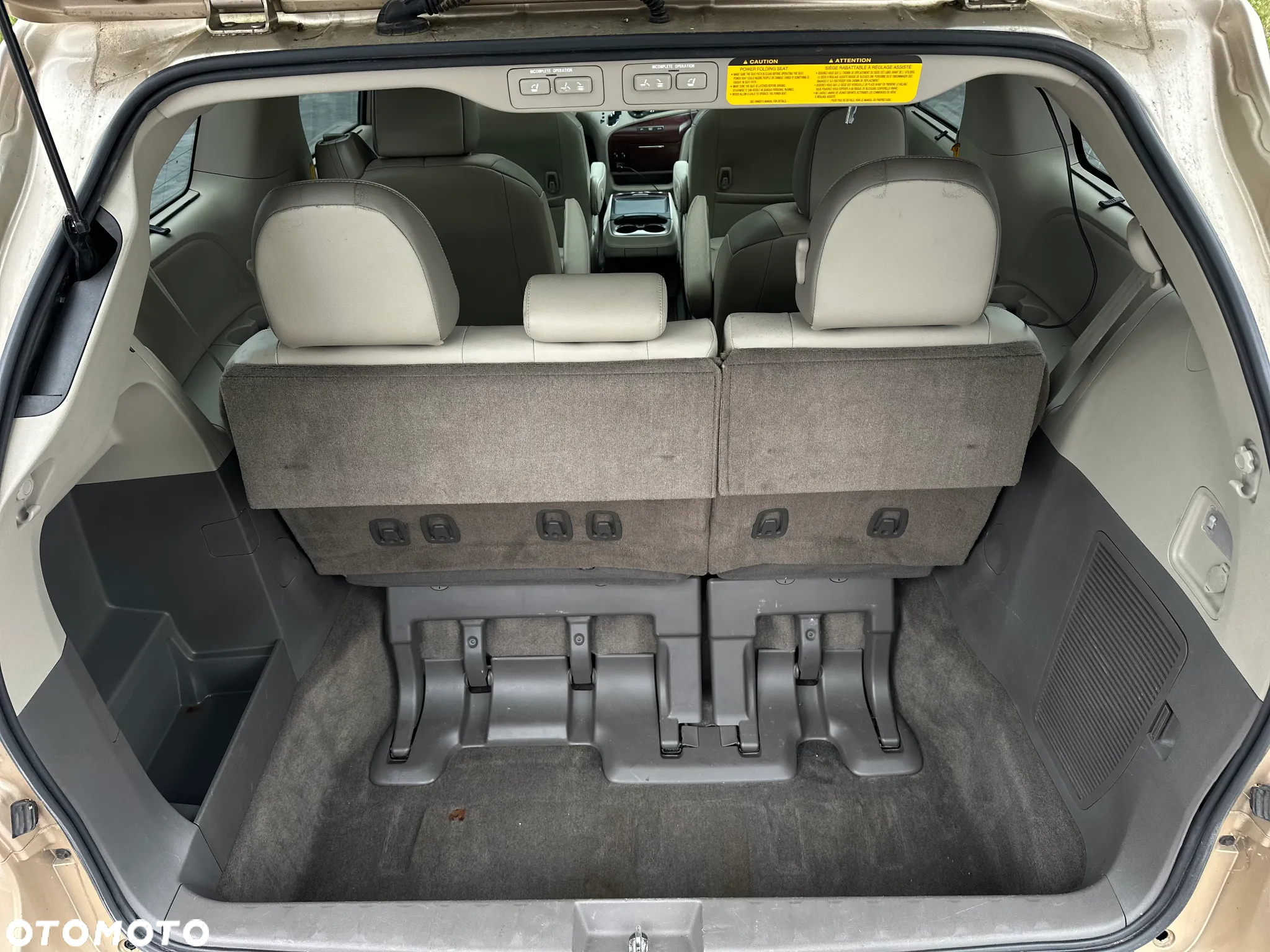 Toyota Sienna - 22