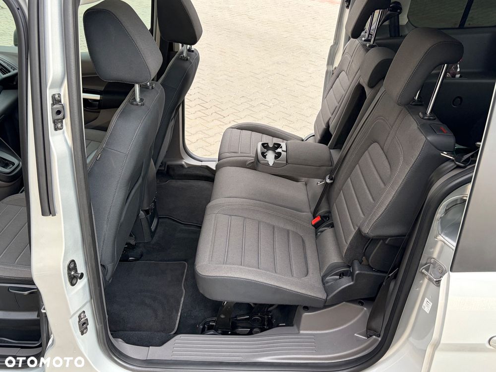 Ford Tourneo Connect Grand - 24