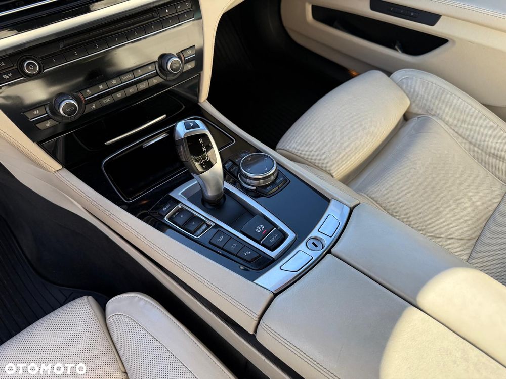 BMW Seria 7 740d - 14