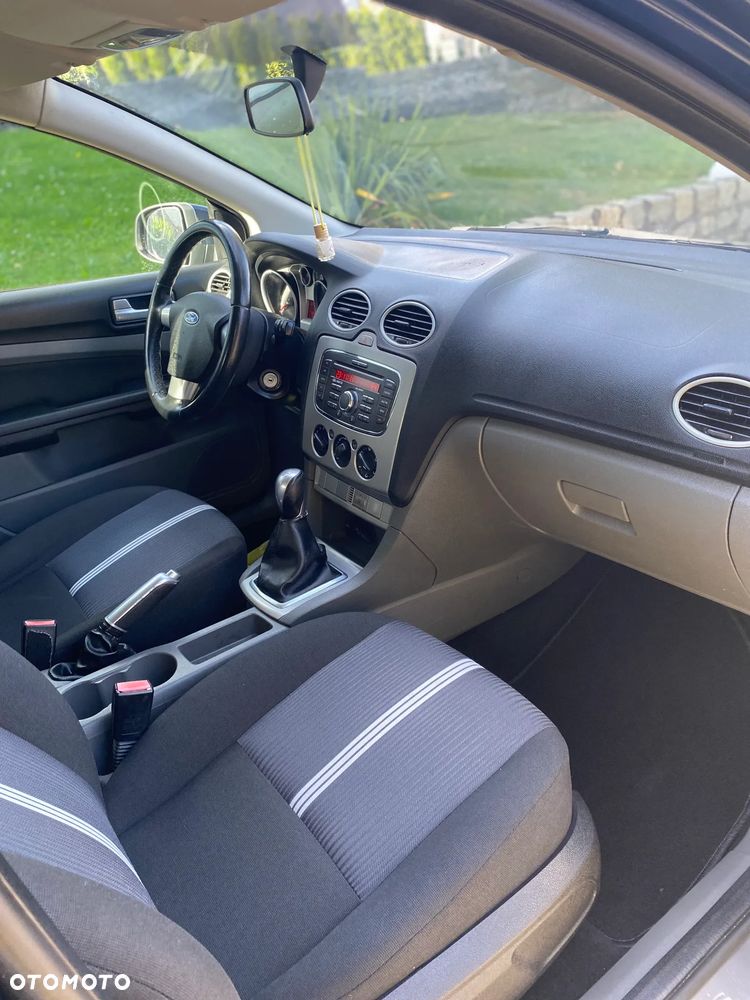 Ford Focus - 25