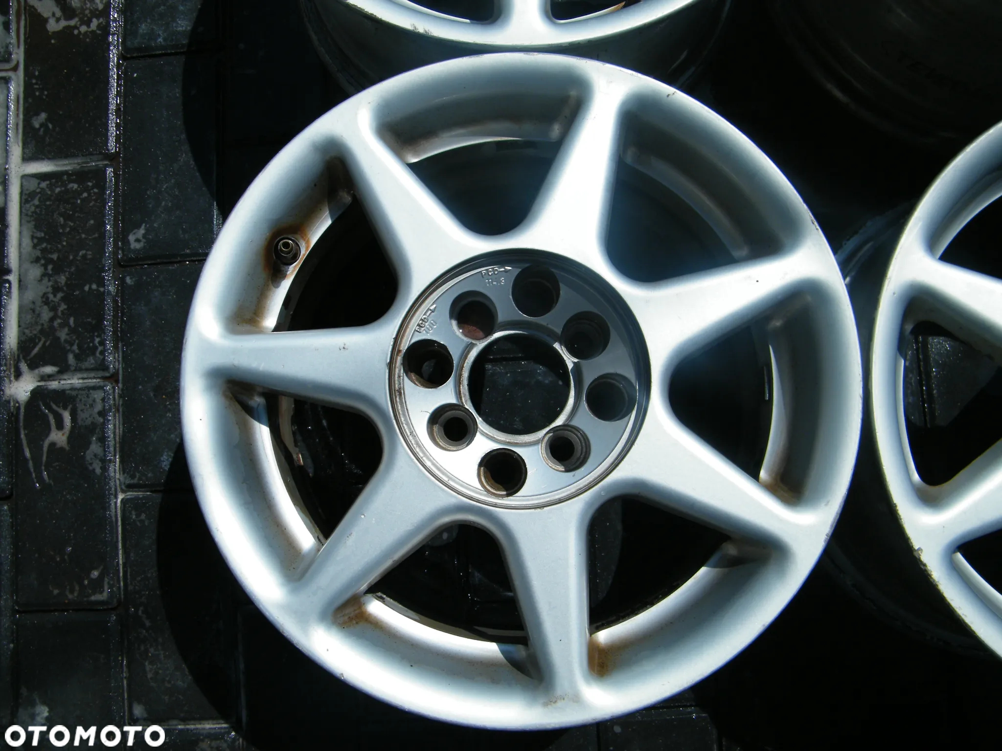 Felgi aluminiowe alufelgi komplet 5x120 ET37 / 7J x 15 otwór 67 - 4