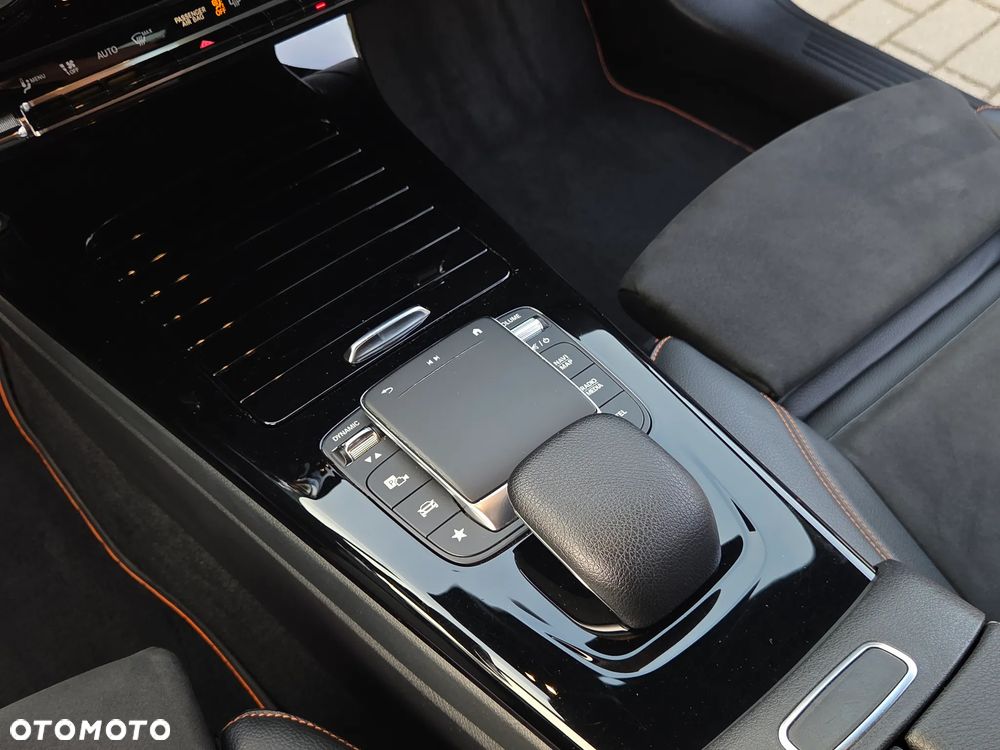 Mercedes-Benz CLA - 35