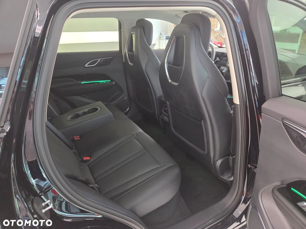 Hongqi HS3 2.0T AWD - 14