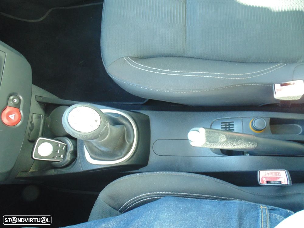 Renault Clio Break 1.2 16V Dynamique S - 29