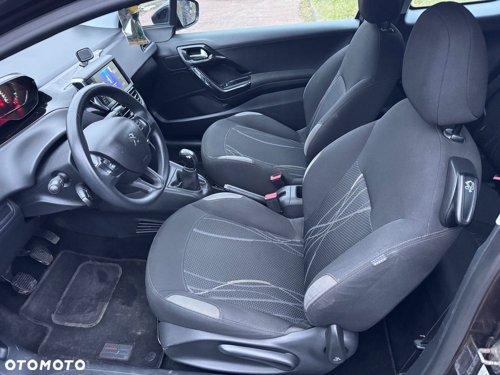 Peugeot 208 PureTech 82 Allure - 9