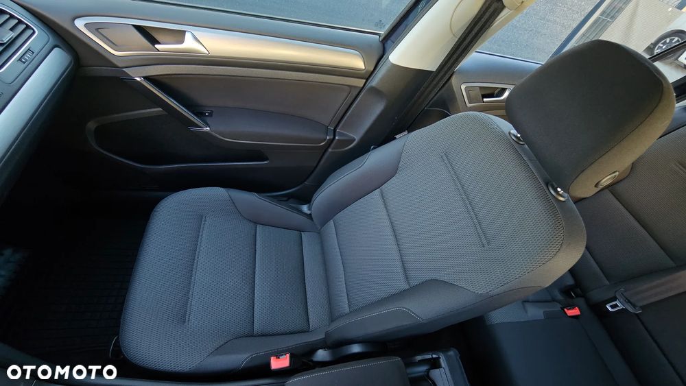 Volkswagen Golf 2.0 TDI BlueMotion Technology Edition - 2