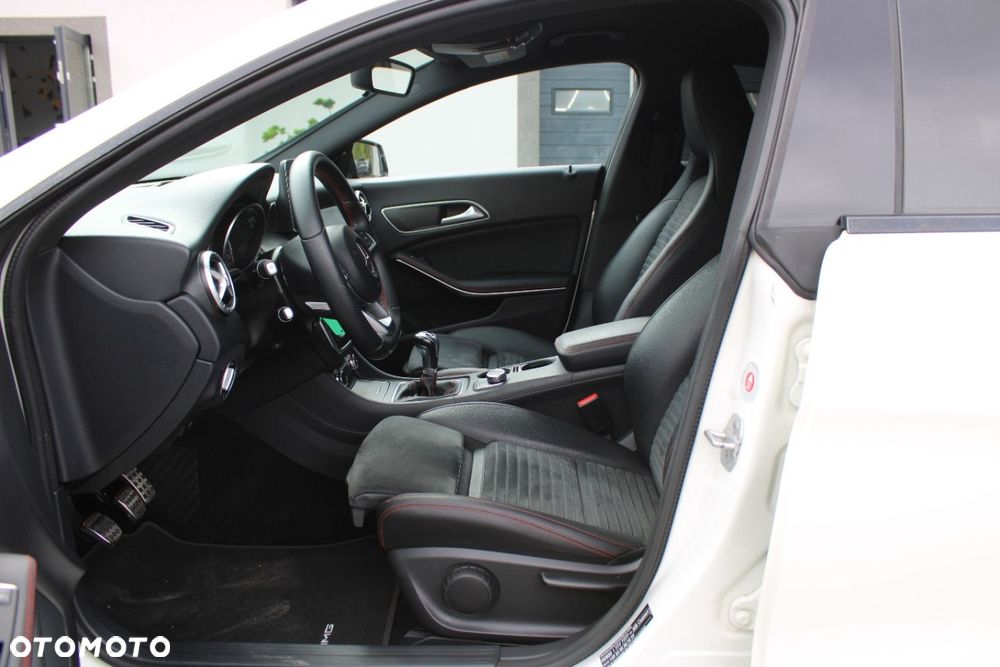 Mercedes-Benz CLA - 22