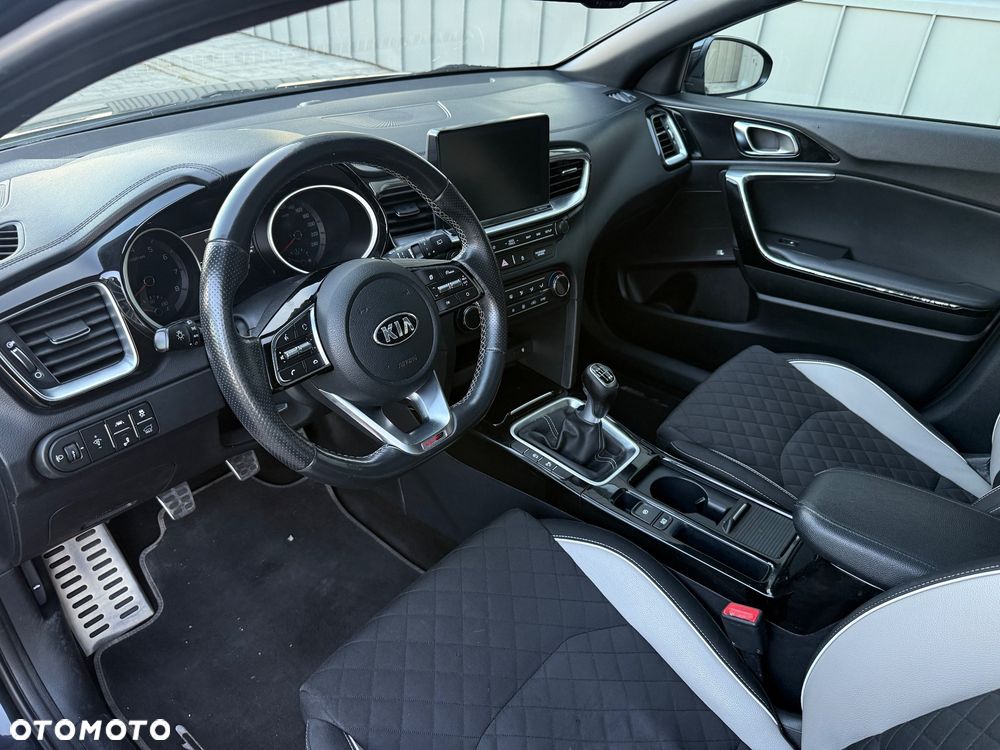 Kia ProCeed 1.4 T-GDI GT Line - 14
