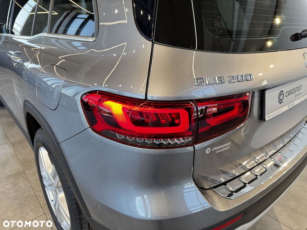 Mercedes-Benz GLB - 12