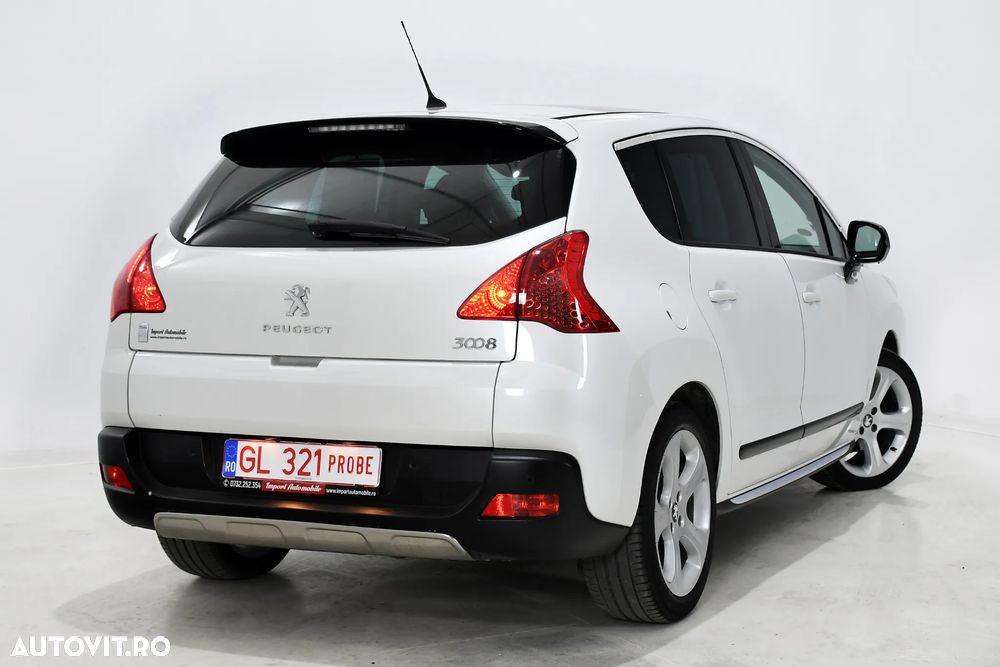 Peugeot 3008 HYbrid4 - 13