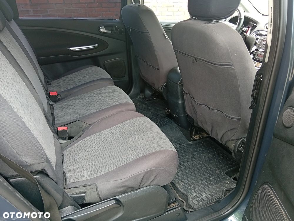 Ford Galaxy - 16